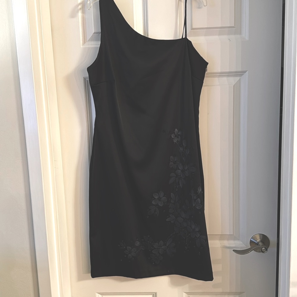 CDC BLACK ONE SHOULDER DRESS